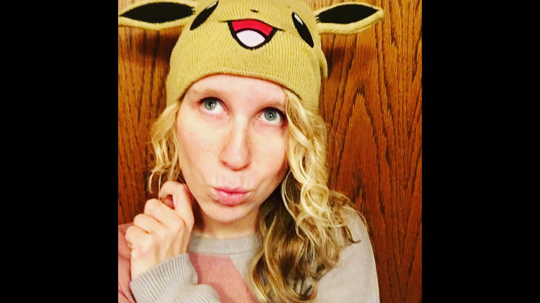 Lizzi mit Evolimütze